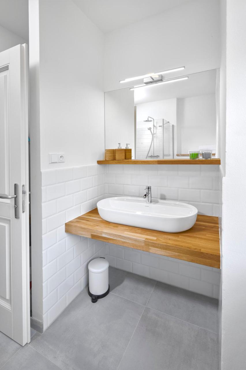 Downtown Suites Mala Strana Prague Exterior photo